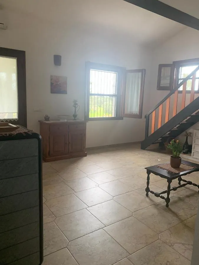 בית הארחה אורוסיי 	Casa Nerelie'S בית כפרי