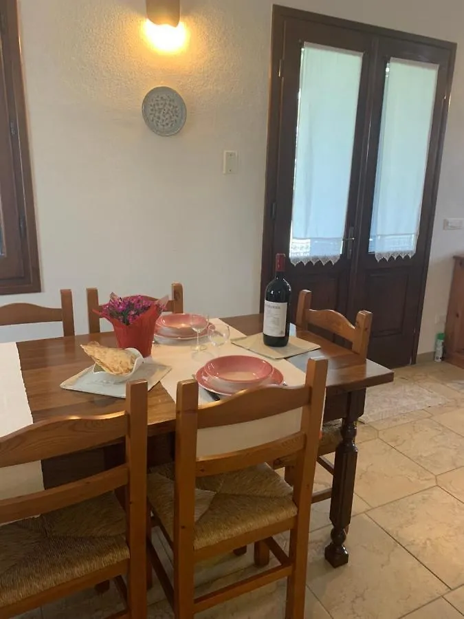 בית הארחה אורוסיי 	Casa Nerelie'S בית כפרי