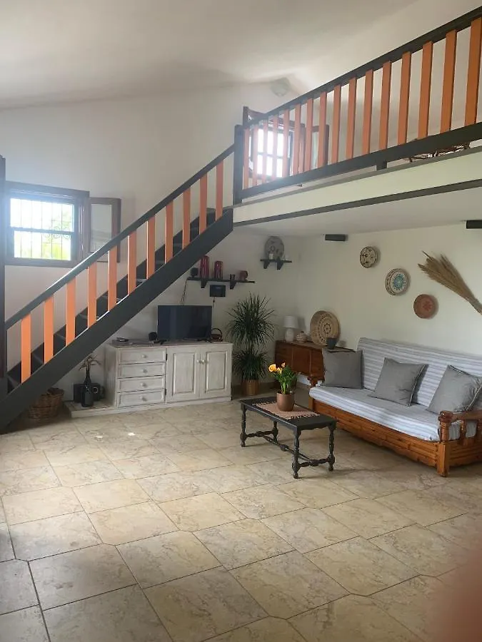 בית הארחה אורוסיי 	Casa Nerelie'S 0*,  איטליה